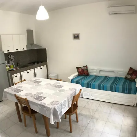 White Pool 5p - Gallipoli