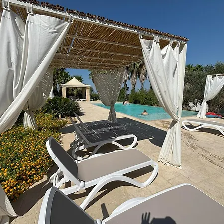 White Pool 5p - Gallipoli بيت للعطل